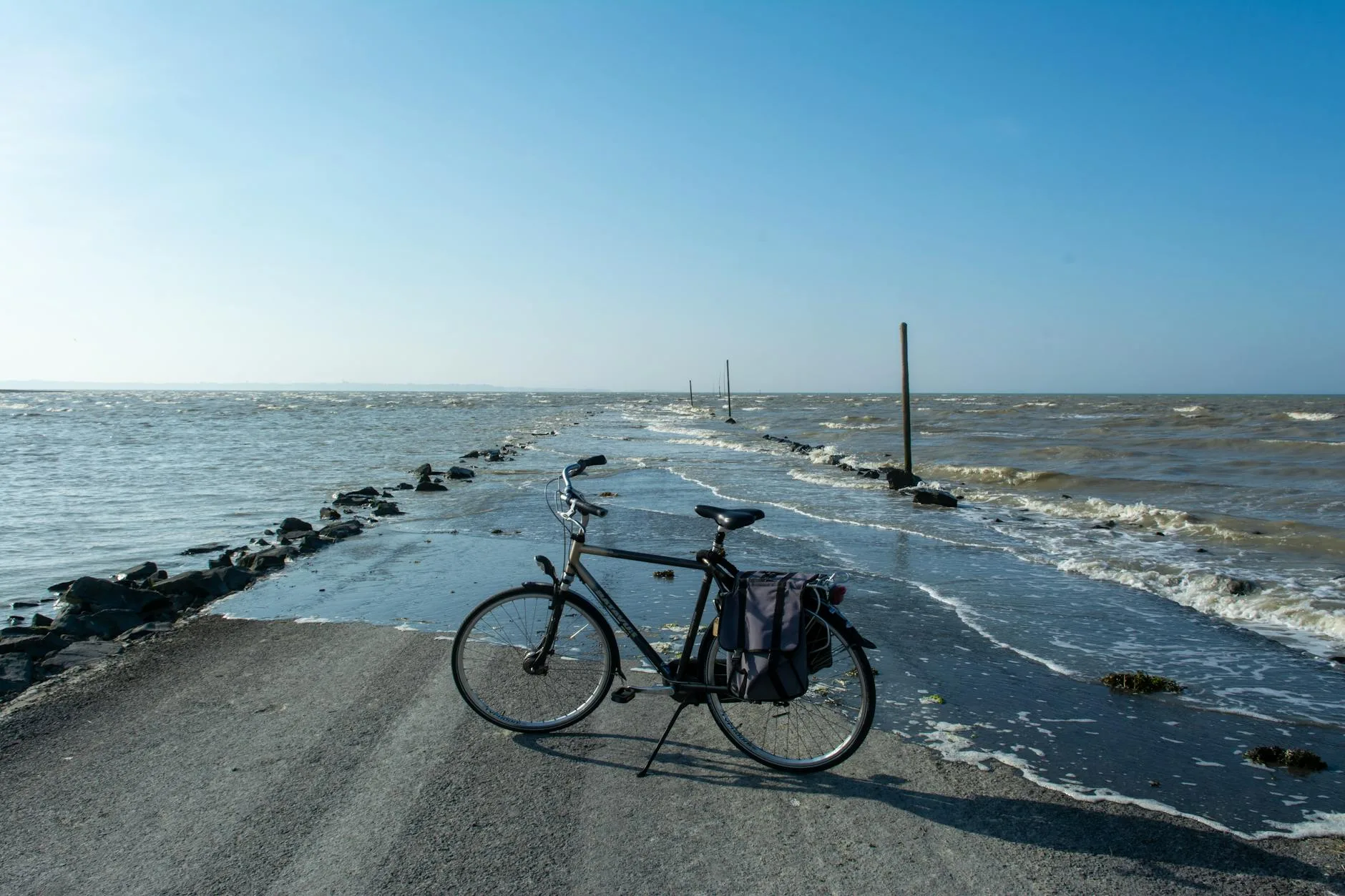 Explorer Addu City à vélo : le Addu Link Road